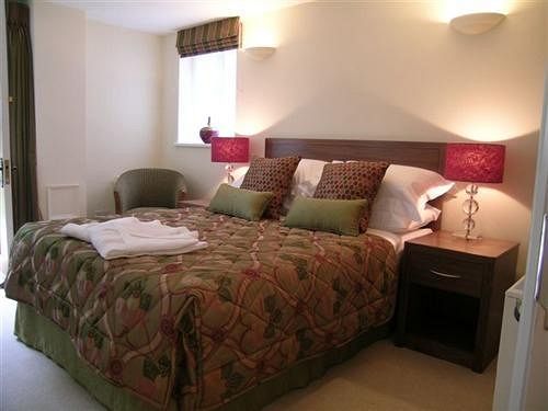 Ye Olde Red Lion Bed and breakfast