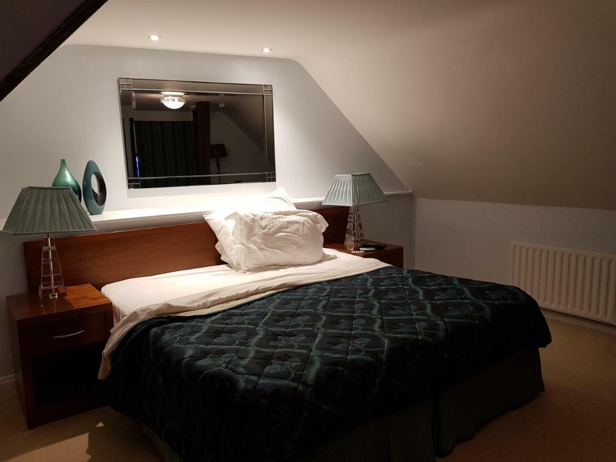 Ye Olde Red Lion 4* Newbury (Berkshire)